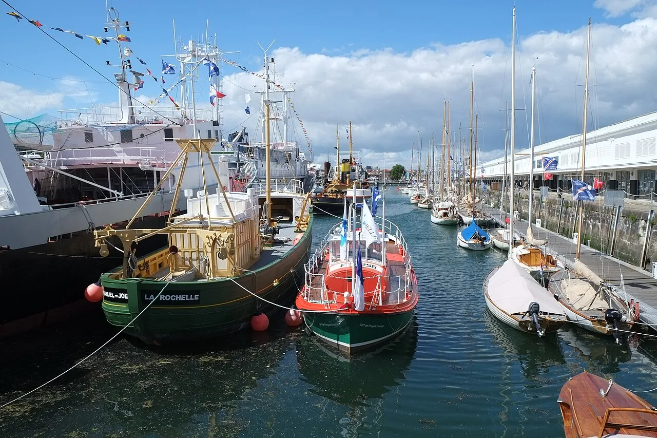 Vue de la flotte du musée maritime, photographie documentaire.